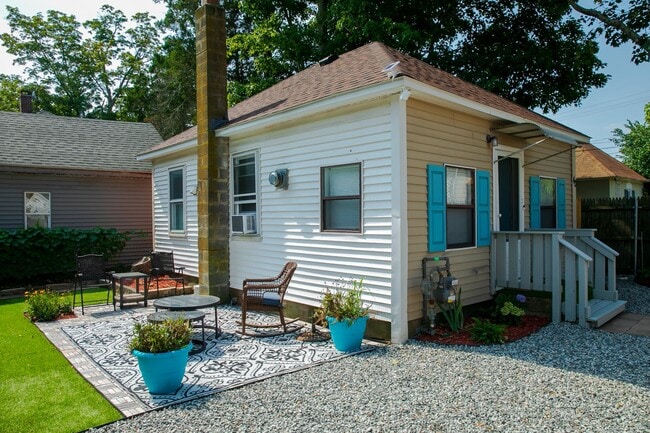 40 Fulton St in Warwick, RI - Building Photo - Building Photo
