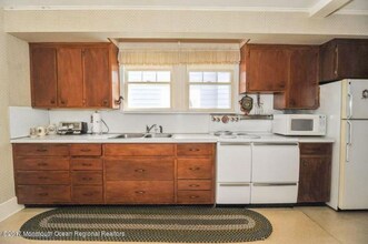 13 Alexander Ave in Freehold, NJ - Building Photo - Building Photo