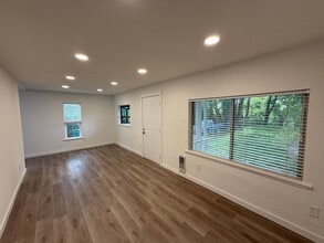 10928 26th Ave SW in Seattle, WA - Building Photo - Building Photo