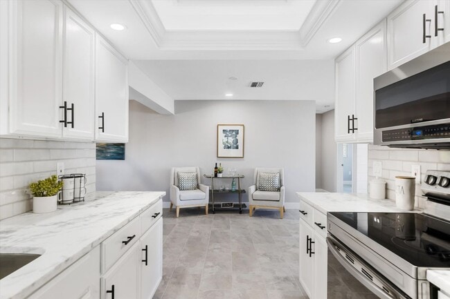 1003 April Ln, Unit 0500 in North Fort Myers, FL - Building Photo - Building Photo