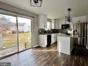 209 Langdon Farm Cir in Odenton, MD - Building Photo - Building Photo