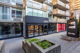 Le 2100 in Montréal, QC - Foto de edificio - Building Photo