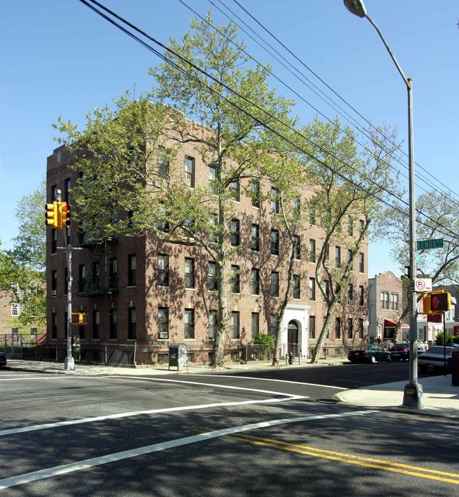 141 E 54th St in Brooklyn, NY - Foto de edificio