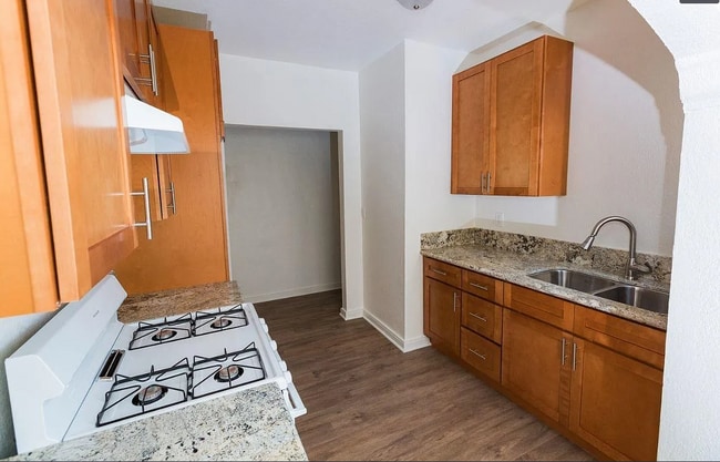 1640 Gundry Ave in Long Beach, CA - Building Photo - Building Photo