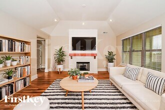 4953 Natalie Way, Unit 3 in Trussville, AL - Foto de edificio - Building Photo