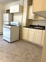 200 London St, Unit 2 in Boston, MA - Building Photo