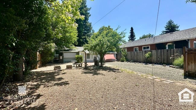 18109 Barrett Ave in Sonoma, CA - Building Photo - Building Photo