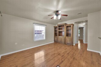 244 Longview St in Conroe, TX - Building Photo - Building Photo