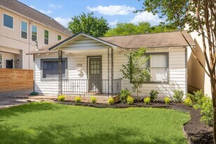 5704 Darling St in Houston, TX - Building Photo