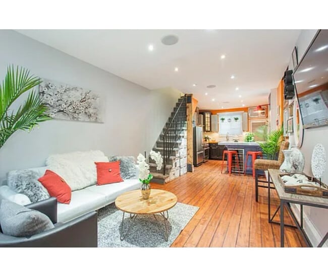 823 S Hutchinson St in Philadelphia, PA - Building Photo - Building Photo