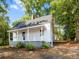 6 McBeth St in Greenville, SC - Building Photo