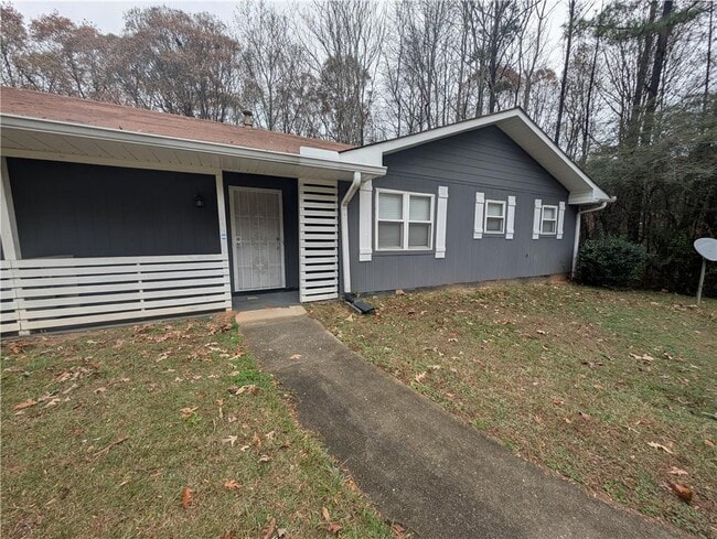 155 Chesapeake Dr in Ellenwood, GA - Building Photo - Building Photo