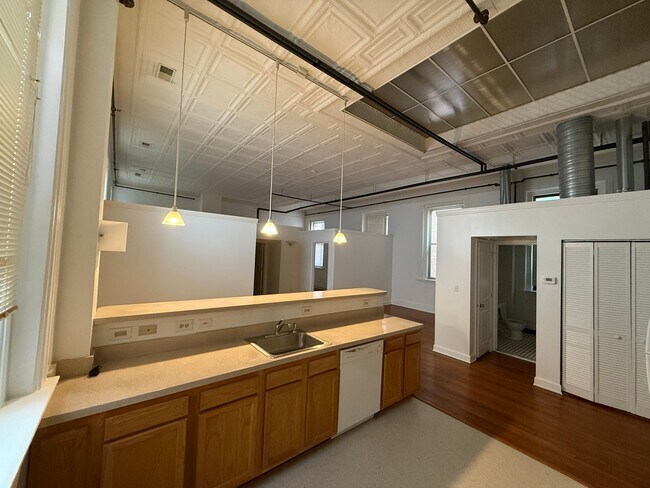 1312 Guilford Ave