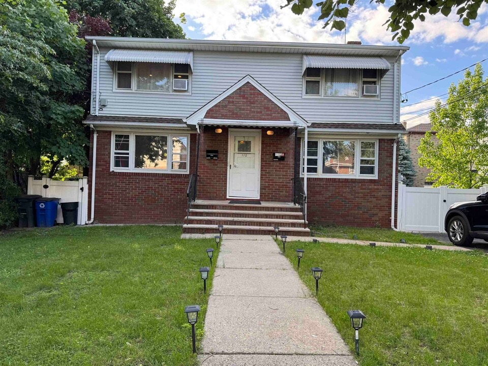 110 Marconi St in Clifton, NJ - Building Photo