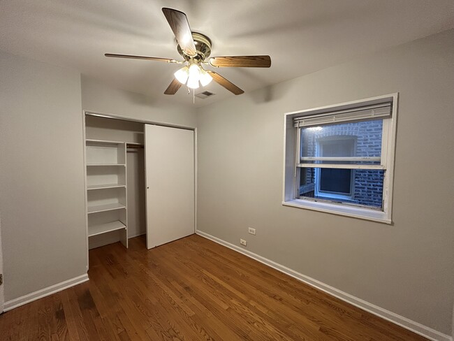6535 N Mozart St, Unit 1R in Chicago, IL - Building Photo - Building Photo