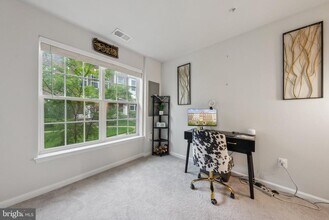 7119 Rowlock Aly in Beltsville, MD - Building Photo - Building Photo