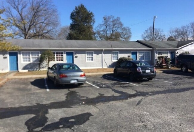 Monte Carlo Apartments in Monroe, NC - Foto de edificio - Building Photo