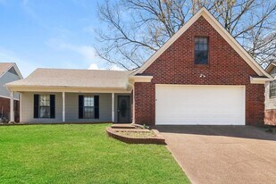 7589 Shelby Woods Cove in Memphis, TN - Building Photo
