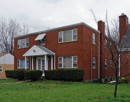 58 Sanders Dr in Florence, KY - Building Photo