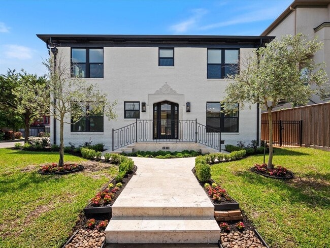 property at 1601 Bonnie Brae St