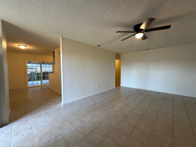 25498 Yolanda Ave in Moreno Valley, CA - Building Photo - Building Photo