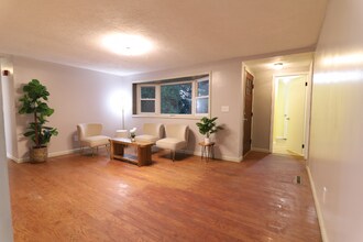 4889 Fishburg Rd in Dayton, OH - Building Photo - Building Photo