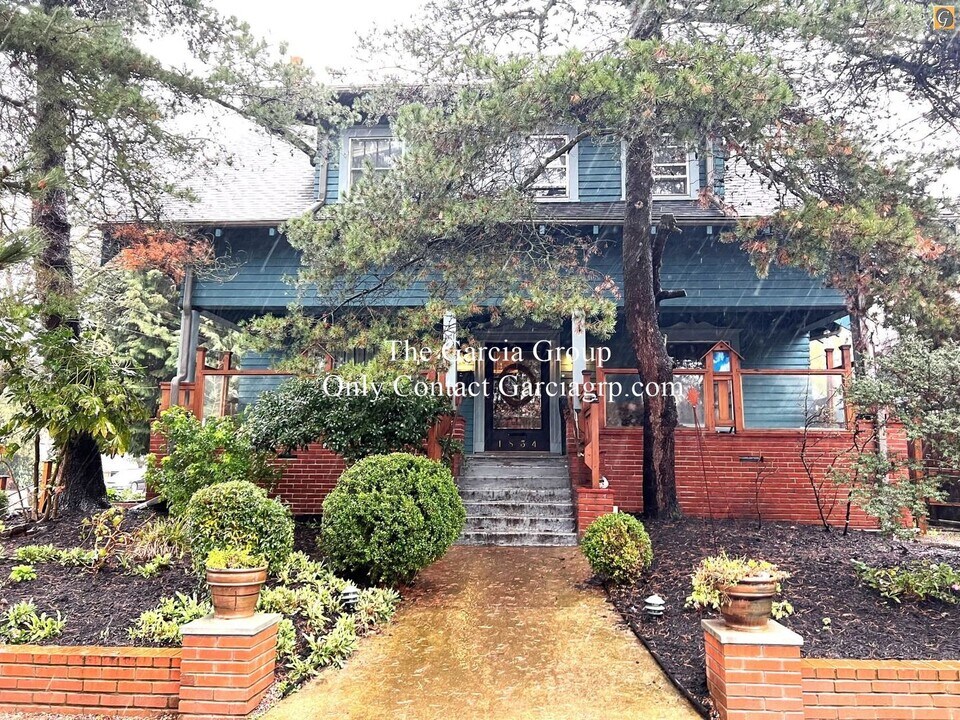 1834 NE 38th Ave, Unit Unit B in Portland, OR - Building Photo