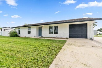 504 Red Mangrove Ln in Apollo Beach, FL - Building Photo - Building Photo
