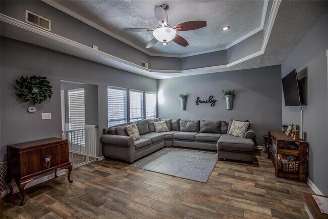 87 Artesian Way in New Caney, TX - Building Photo - Building Photo