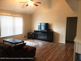 709 Ivy Ct in Jackson, NJ - Building Photo