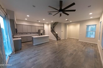 3033 N 37th Wy in Phoenix, AZ - Foto de edificio - Building Photo