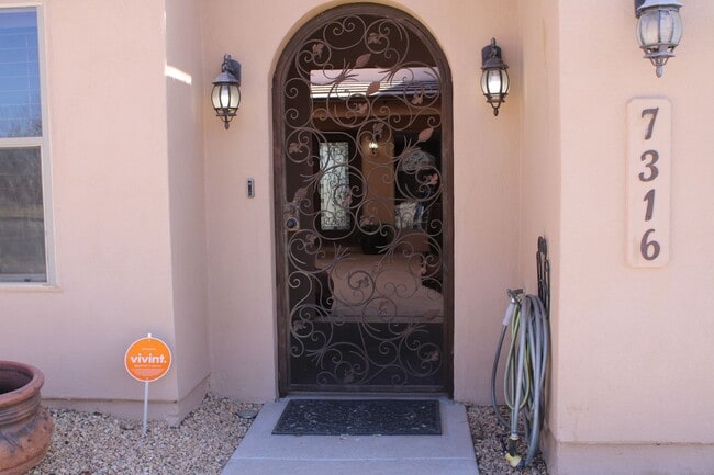 7316 Brays Landing Drive in El Paso, TX - Building Photo - Building Photo