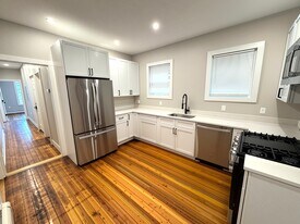 50 Crescent Ave, Unit 3 in Boston, MA - Building Photo