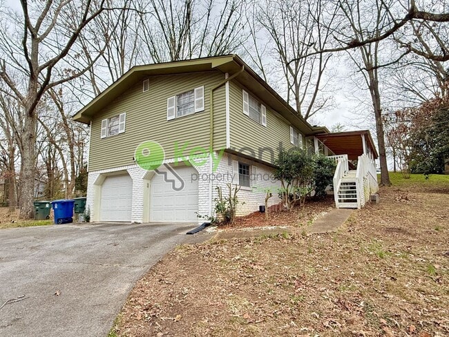 1300 Highcrest Dr in Chattanooga, TN - Building Photo - Building Photo