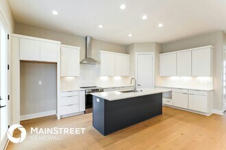 2142 Oakland St, Unit C215 in Nashville, TN - Building Photo - Building Photo