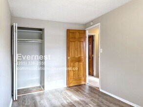 2068 Robin Hood Dr in Irwin, PA - Building Photo - Building Photo