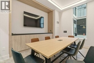 500 Plains Rd E in Burlington, ON - Building Photo - Building Photo