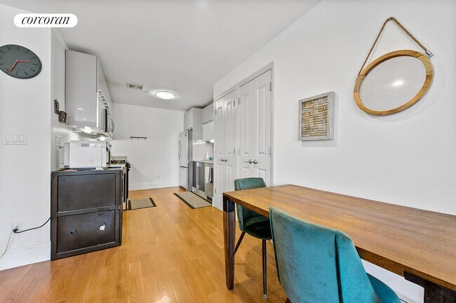 2303 31st Ave in Queens, NY - Building Photo - Building Photo