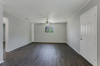 1811 Magnolia Dr in Round Rock, TX - Building Photo - Building Photo