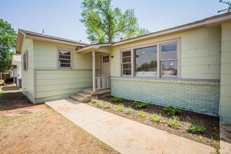 2611 47th St in Lubbock, TX - Building Photo - Building Photo