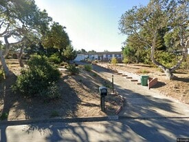 15370 Oak Hills Dr in Salinas, CA - Building Photo