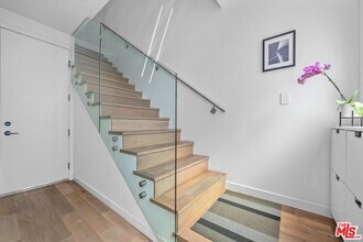 3623 1/2 S Centinela Ave in Los Angeles, CA - Building Photo - Building Photo