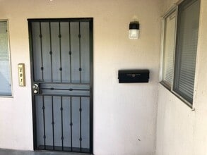 10743 S Magnolia Ave in Anaheim, CA - Building Photo - Building Photo