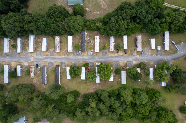 Edge Water Mobile Home Community in Dublin, GA - Foto de edificio - Building Photo