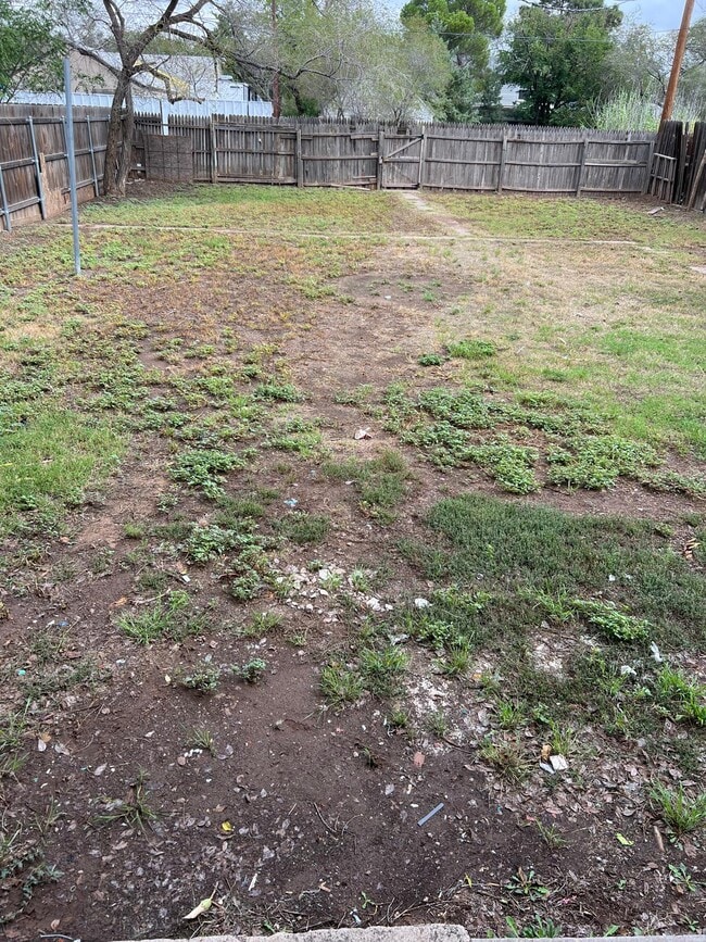 2006 26th St in Lubbock, TX - Building Photo - Building Photo