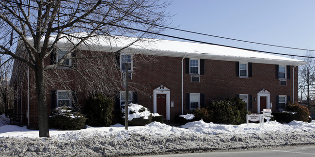 219 Grand Ave in Cranston, RI - Foto de edificio - Building Photo