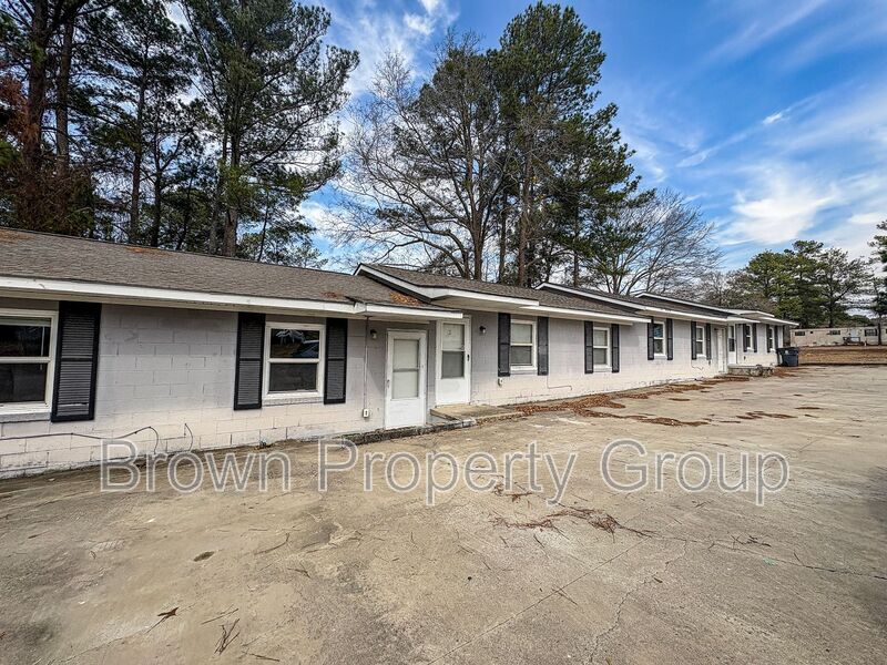 501 Weaver St in Spring Lake, NC - Building Photo