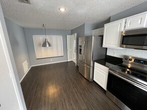 3041 Bloomsbury Dr in Kissimmee, FL - Building Photo - Building Photo