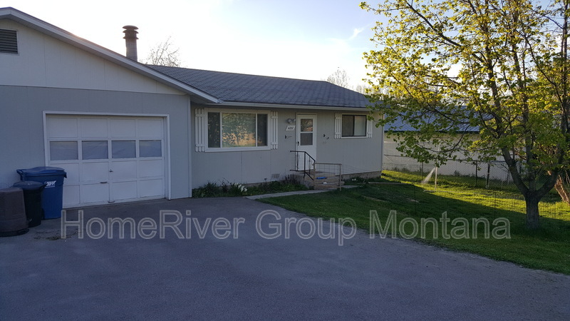 4857 Country Club Ln in Missoula, MT - Building Photo