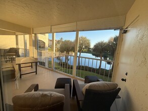 102 Half Moon Cir, Unit G2 in Hypoluxo, FL - Building Photo - Building Photo